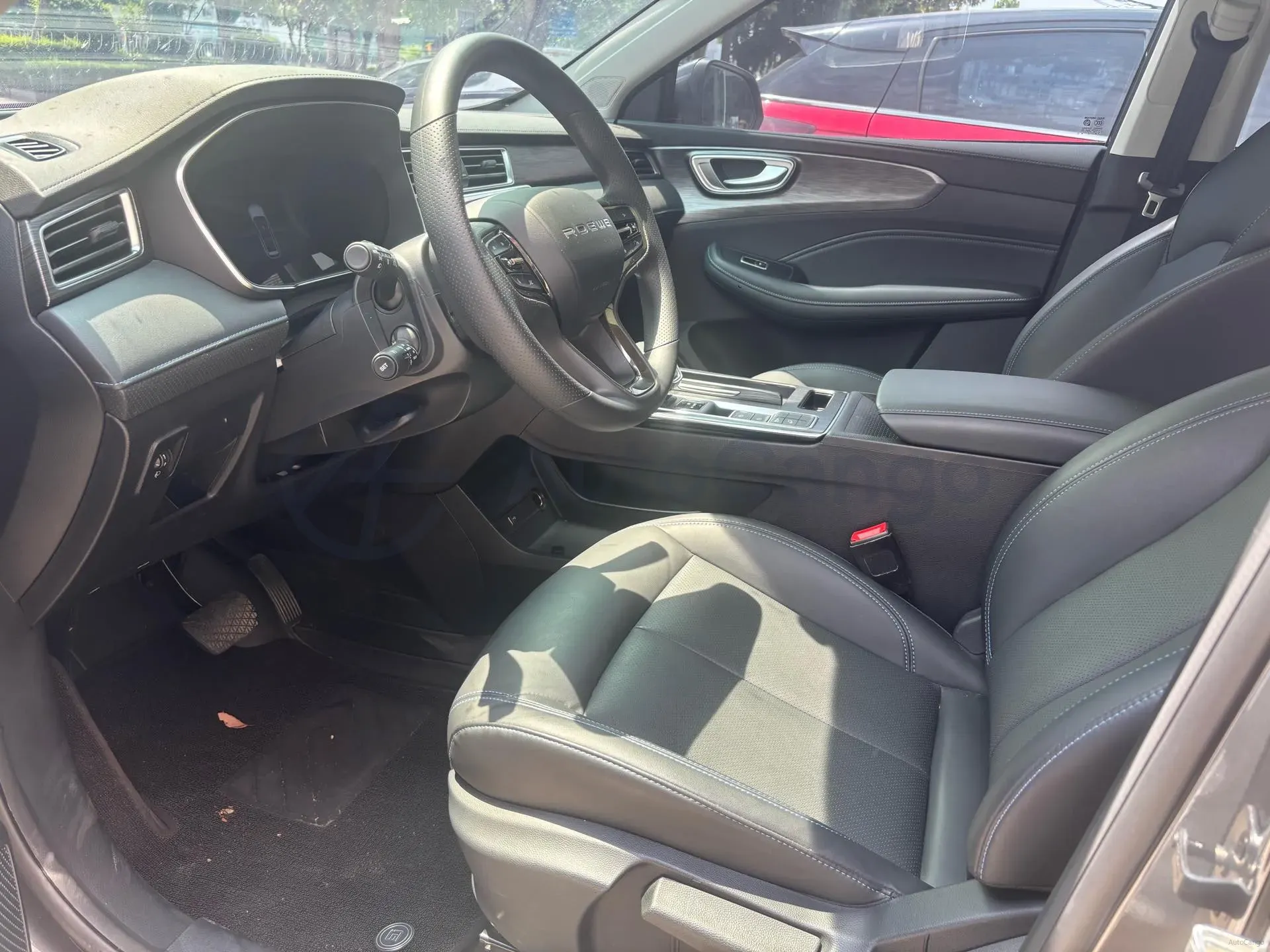2025 Roewe RX5 1.5T 181HP L4 7DCT,autocango,china used car exporter,china ev exporter,chinese used car exporter,chinese used ev exporter