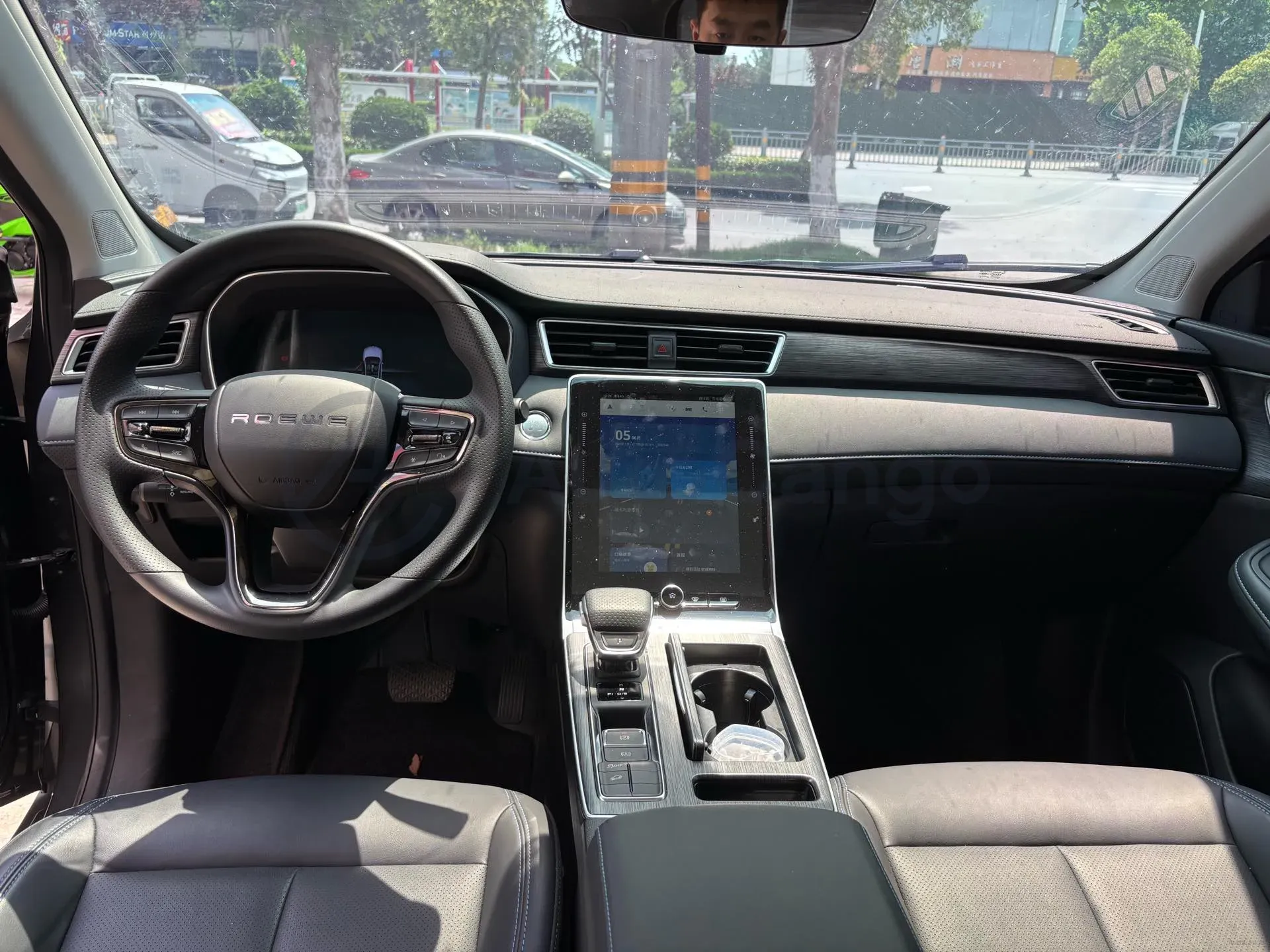 2025 Roewe RX5 1.5T 181HP L4 7DCT,autocango,china used car exporter,china ev exporter,chinese used car exporter,chinese used ev exporter