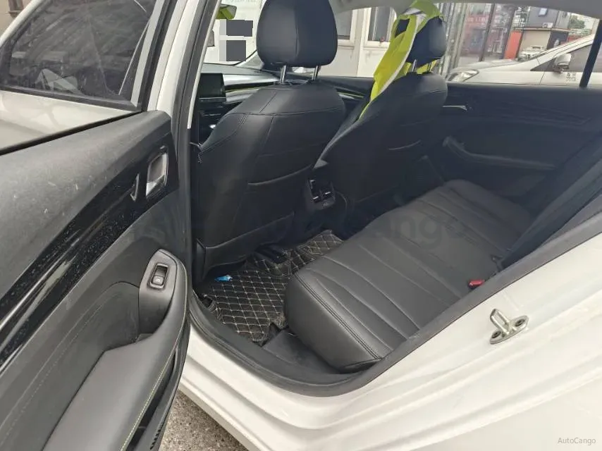 2021 Roewe i5 1.5L 120HP L4 CVT,autocango,china used car exporter,china ev exporter,chinese used car exporter,chinese used ev exporter