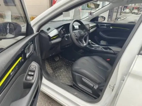 2021 Roewe i5 1.5L 120HP L4 CVT