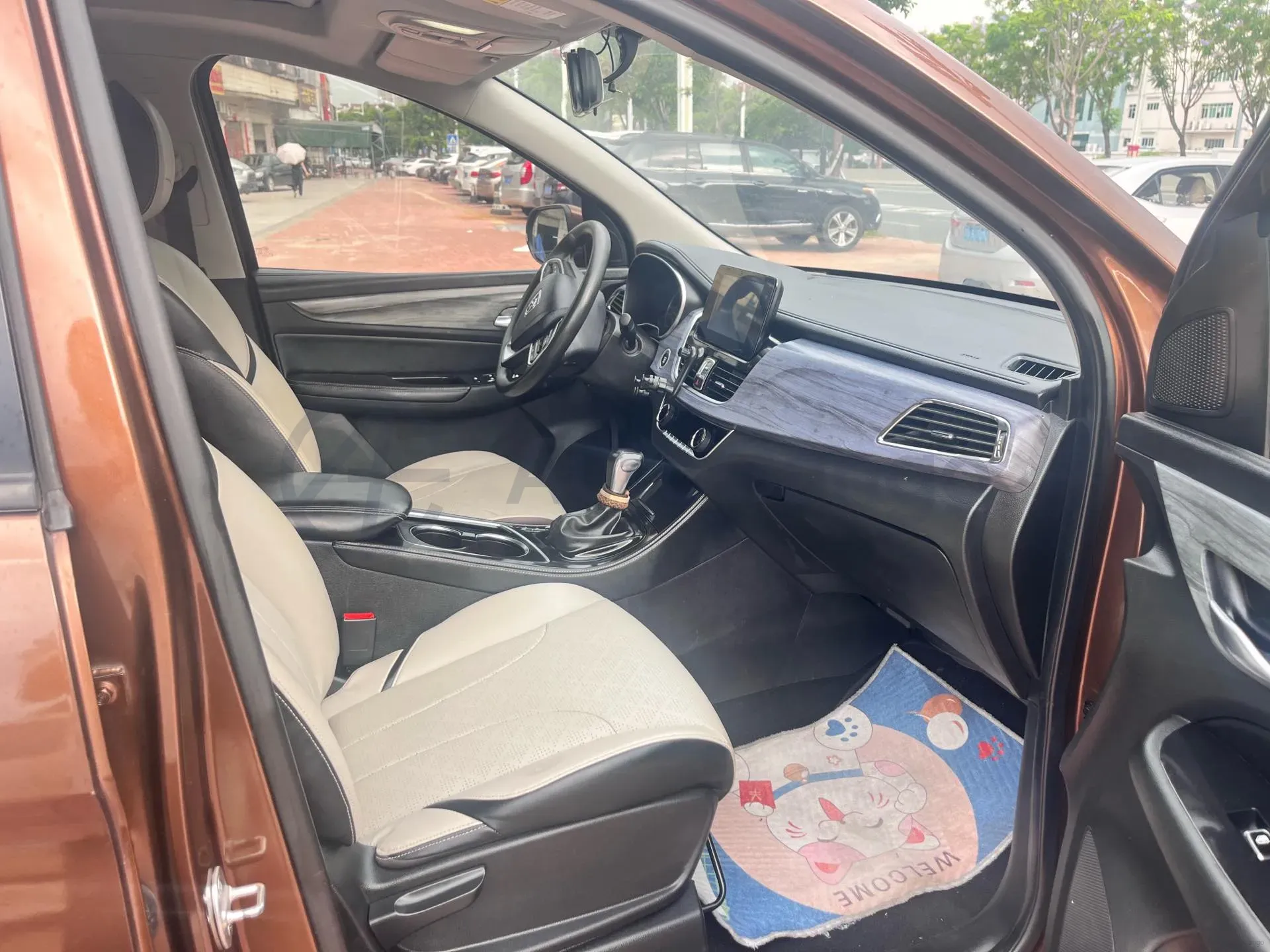 2019 BaoJun 730 1.5T 147HP L4 CVT,autocango,china used car exporter,china ev exporter,chinese used car exporter,chinese used ev exporter
