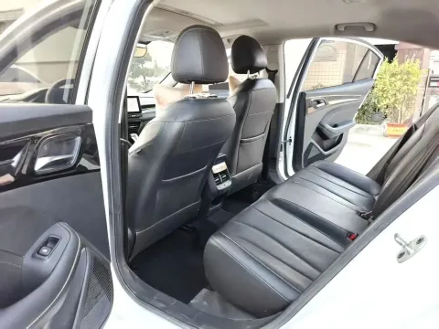 2021 Roewe i5 1.5L 120HP L4 CVT