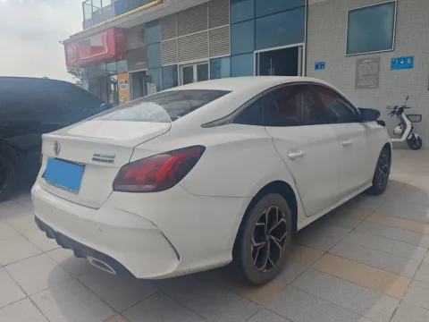 2021 MG 5 1.5L 120HP L4 CVT