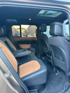 2023 Land Rover Defender 3.0T 400HP L6 8AT