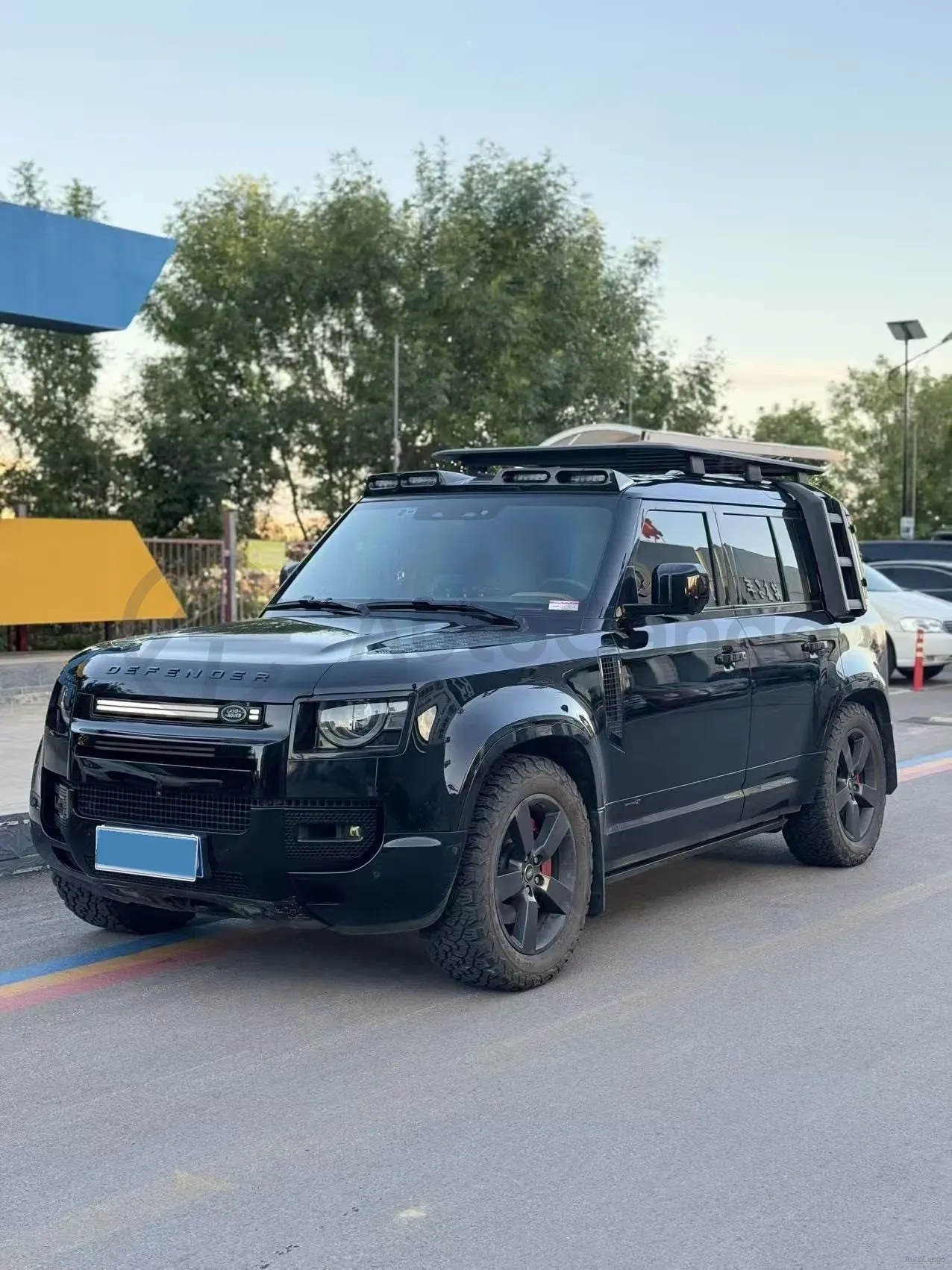 2023 Land Rover Defender 3.0T 400HP L6 8AT,autocango,china used car exporter,china ev exporter,chinese used car exporter,chinese used ev exporter