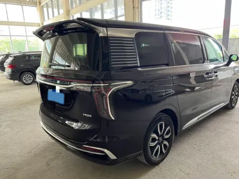 2023 HongQi HQ9 2.0T 252HP L4 8AT