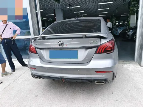 2020 Roewe RX5 1.5T 169HP L4 AMT PHEV 11.1KWH