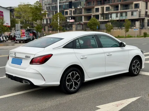 2021 MG 5 1.5L 120HP L4 CVT