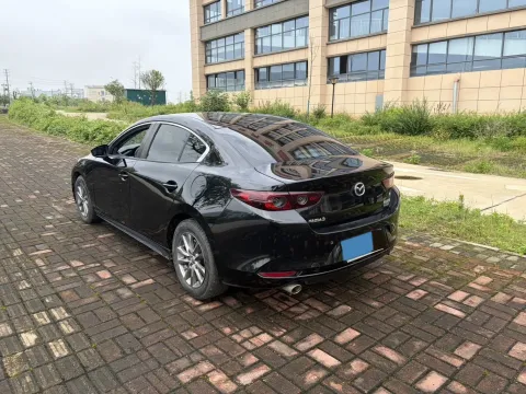 2020 Mazda 3 Axela 1.5L 117HP L4 6AT
