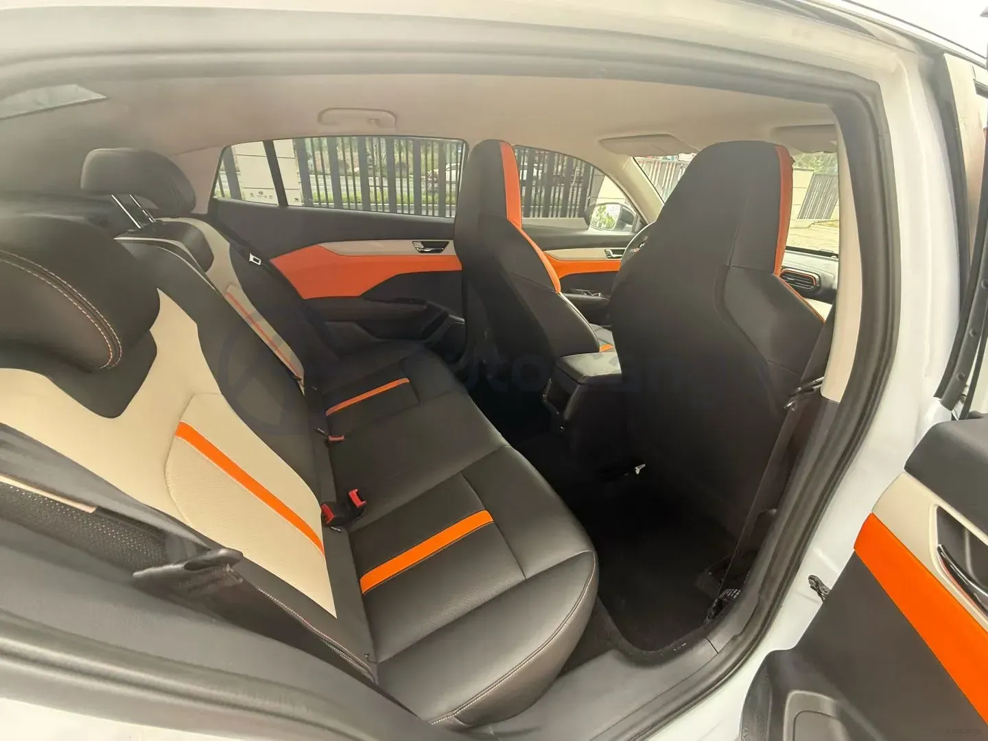 2023 DongFeng Aeolus YiXuan 1.5L 125HP L4 6DCT,autocango,china used car exporter,china ev exporter,chinese used car exporter,chinese used ev exporter