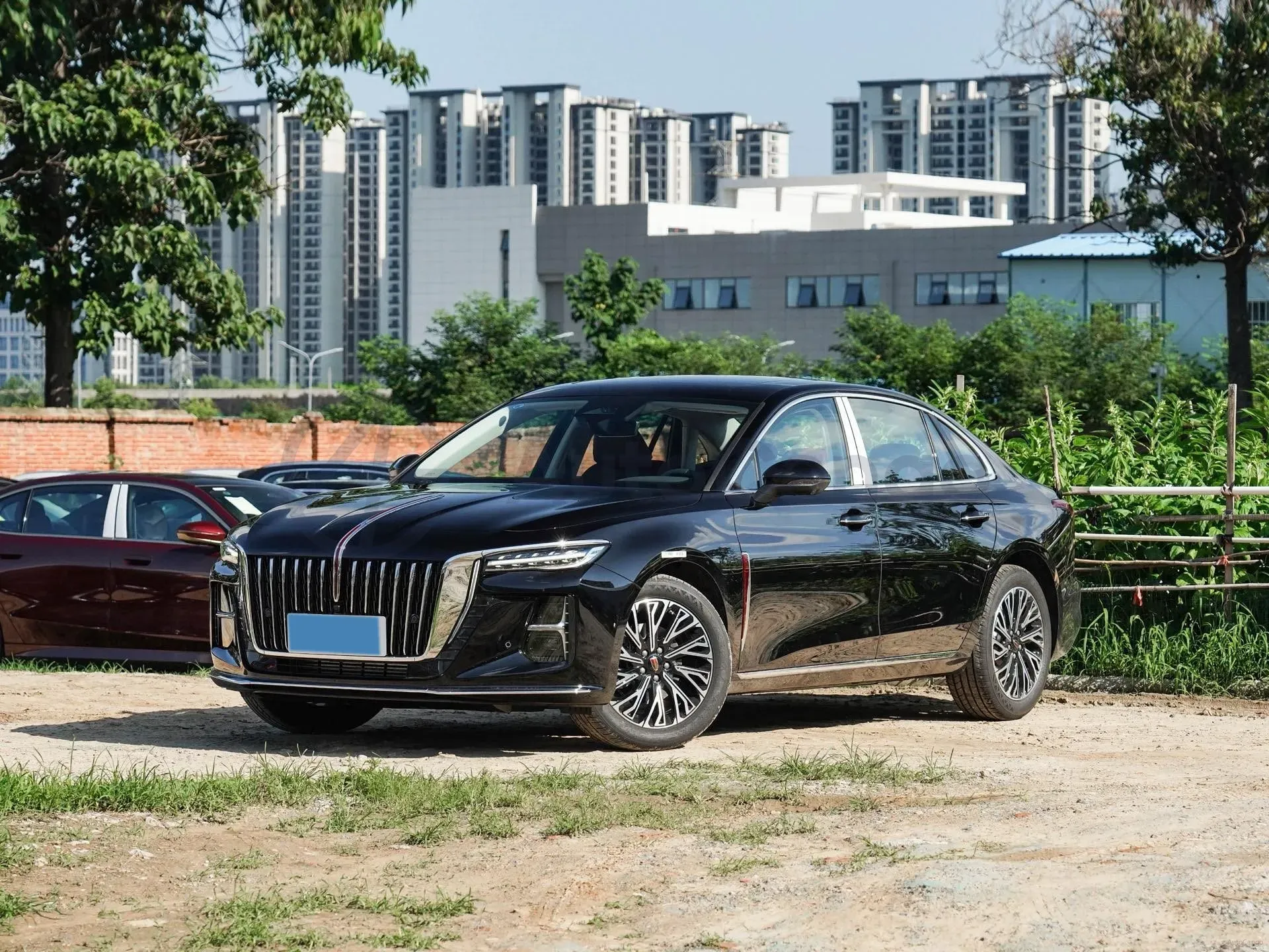2025 HongQi H5 1.5T 169HP L4 1DHT Hybrid,autocango,china used car exporter,china ev exporter,chinese used car exporter,chinese used ev exporter