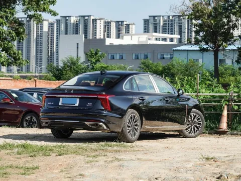 2025 HongQi H5 1.5T 169HP L4 1DHT Hybrid