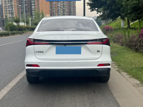 2023 Roewe i5 1.5L 129HP L4 5MT