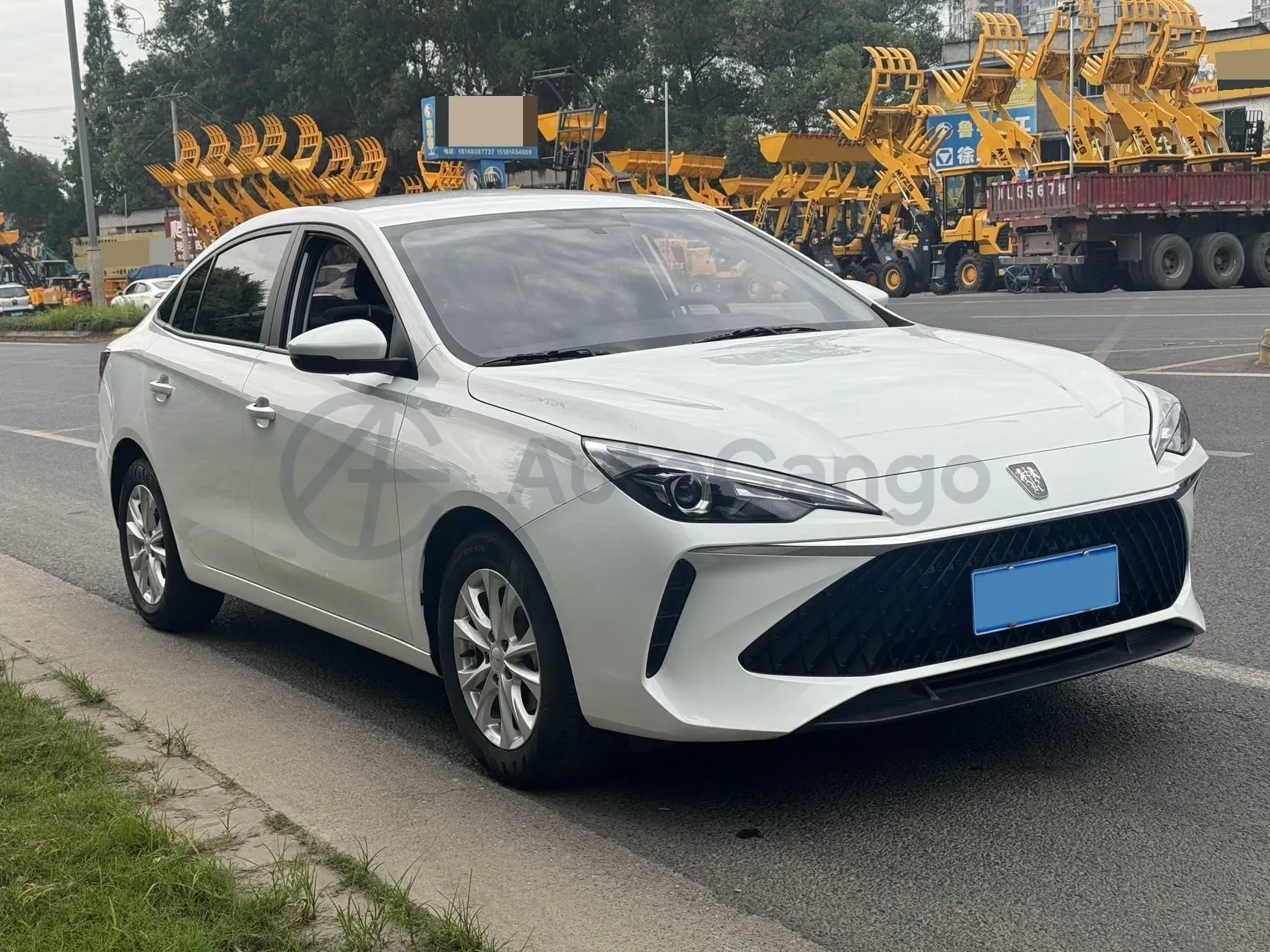 2023 Roewe i5 1.5L 129HP L4 5MT,autocango,china used car exporter,china ev exporter,chinese used car exporter,chinese used ev exporter