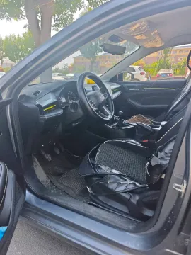 2021 Roewe i5 1.5L 120HP L4 5MT