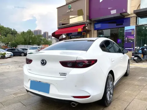2021 Mazda 3 Axela 2.0L 158HP L4 6AT