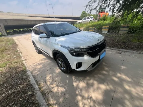 2023 Kia Seltos 1.5L 115HP L4 CVT