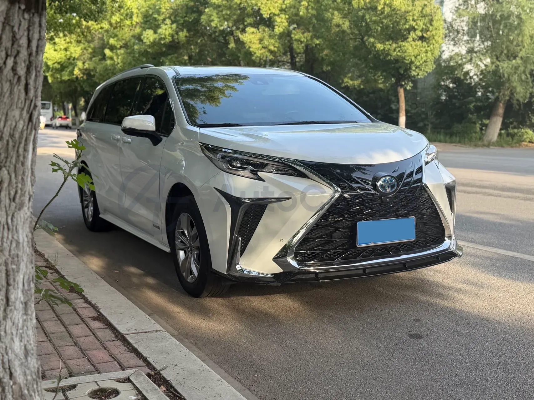 2024 Toyota Sienna 2.5L 189HP L4 E-CVT Hybrid,autocango,china used car exporter,china ev exporter,chinese used car exporter,chinese used ev exporter