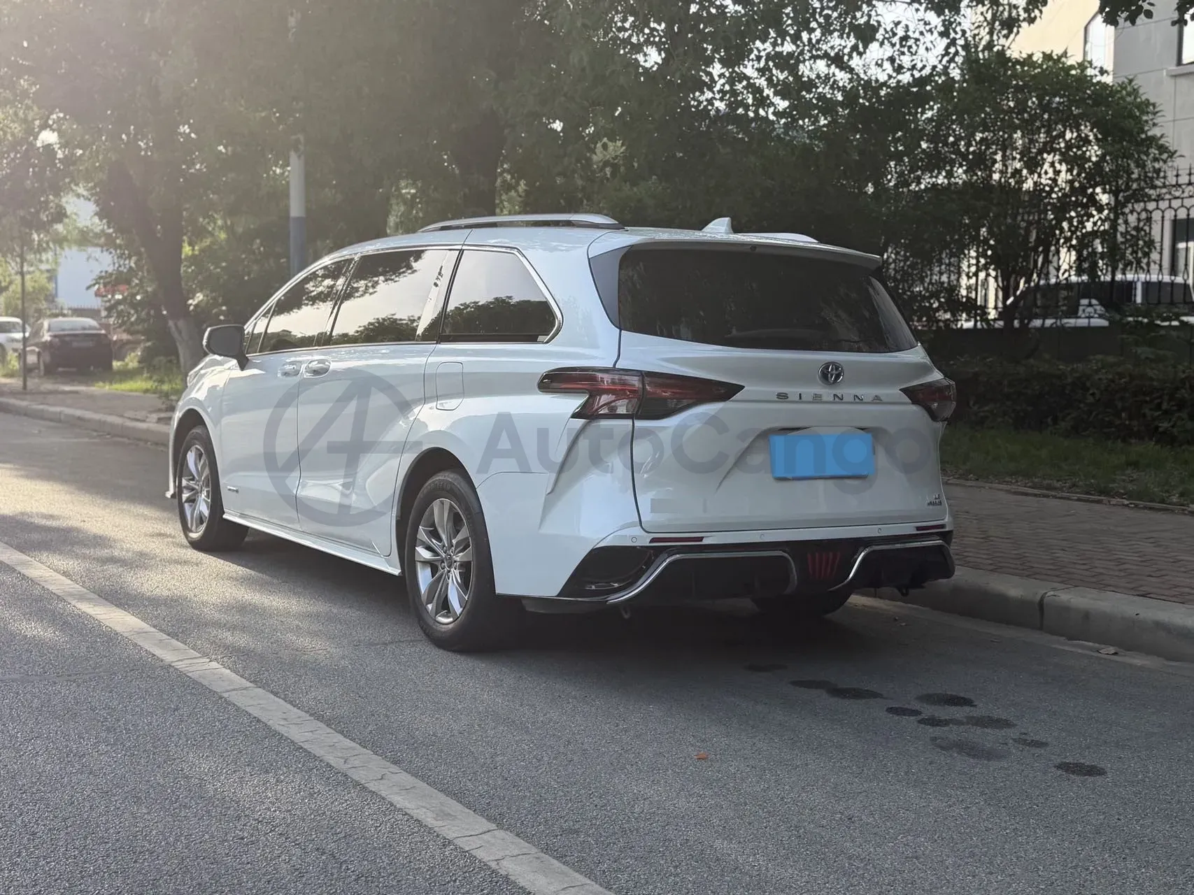 2024 Toyota Sienna 2.5L 189HP L4 E-CVT Hybrid,autocango,china used car exporter,china ev exporter,chinese used car exporter,chinese used ev exporter