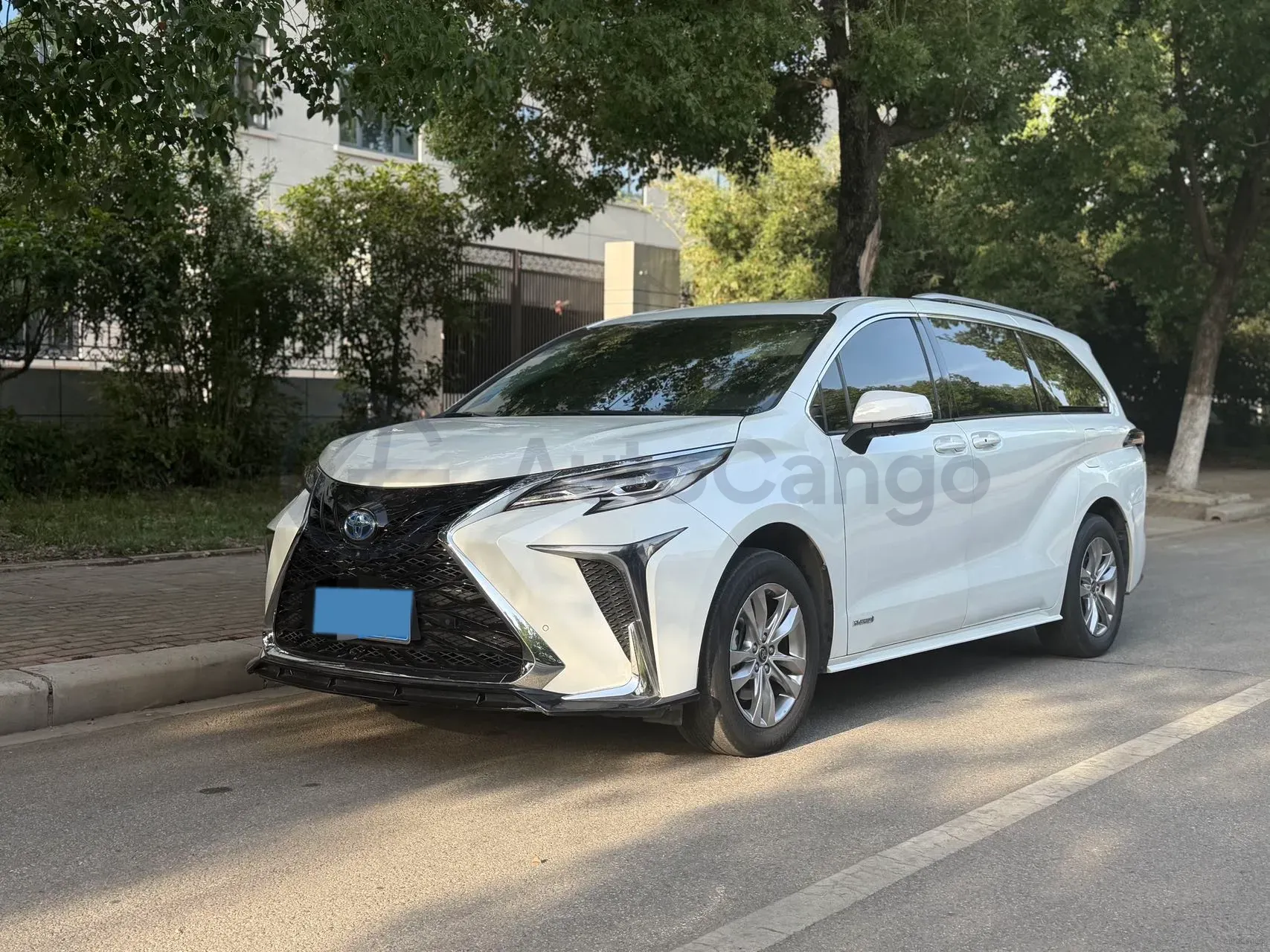 2024 Toyota Sienna 2.5L 189HP L4 E-CVT Hybrid,autocango,china used car exporter,china ev exporter,chinese used car exporter,chinese used ev exporter