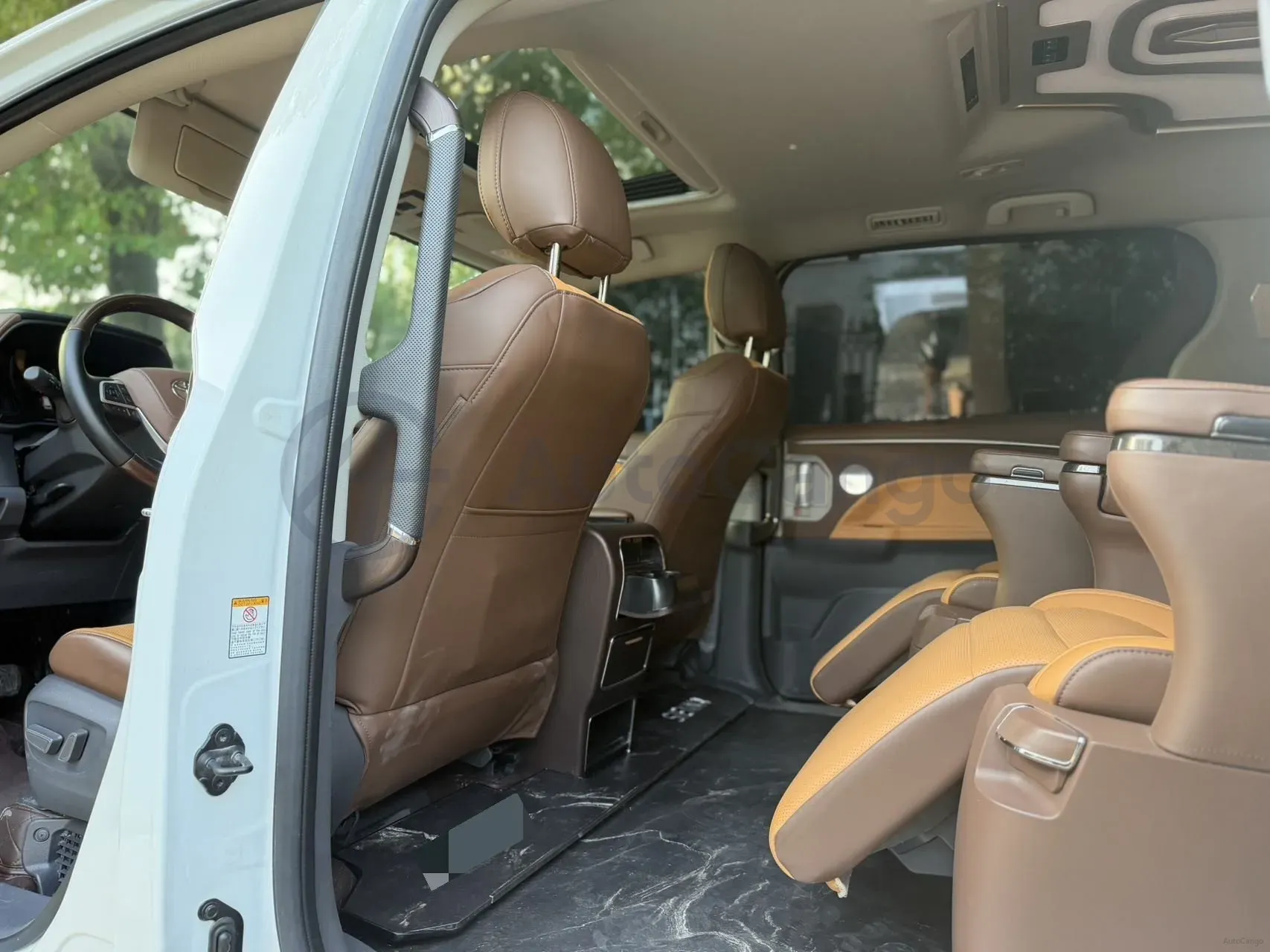 2024 Toyota Sienna 2.5L 189HP L4 E-CVT Hybrid,autocango,china used car exporter,china ev exporter,chinese used car exporter,chinese used ev exporter