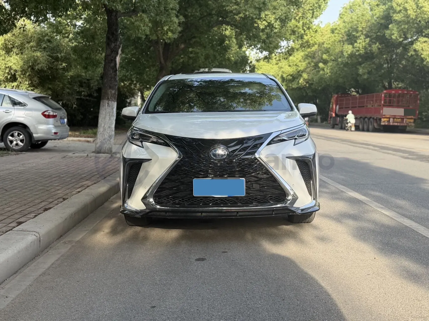 2024 Toyota Sienna 2.5L 189HP L4 E-CVT Hybrid,autocango,china used car exporter,china ev exporter,chinese used car exporter,chinese used ev exporter