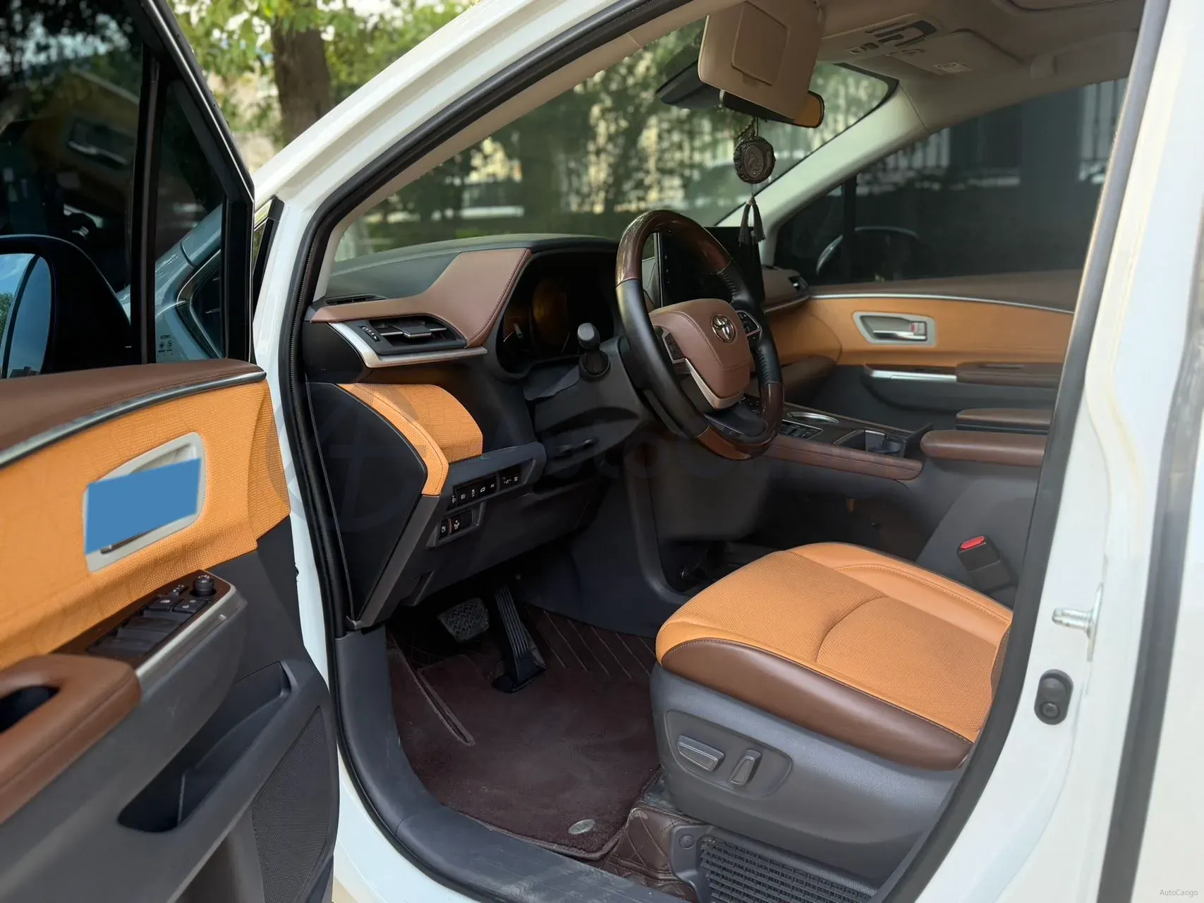 2024 Toyota Sienna 2.5L 189HP L4 E-CVT Hybrid,autocango,china used car exporter,china ev exporter,chinese used car exporter,chinese used ev exporter