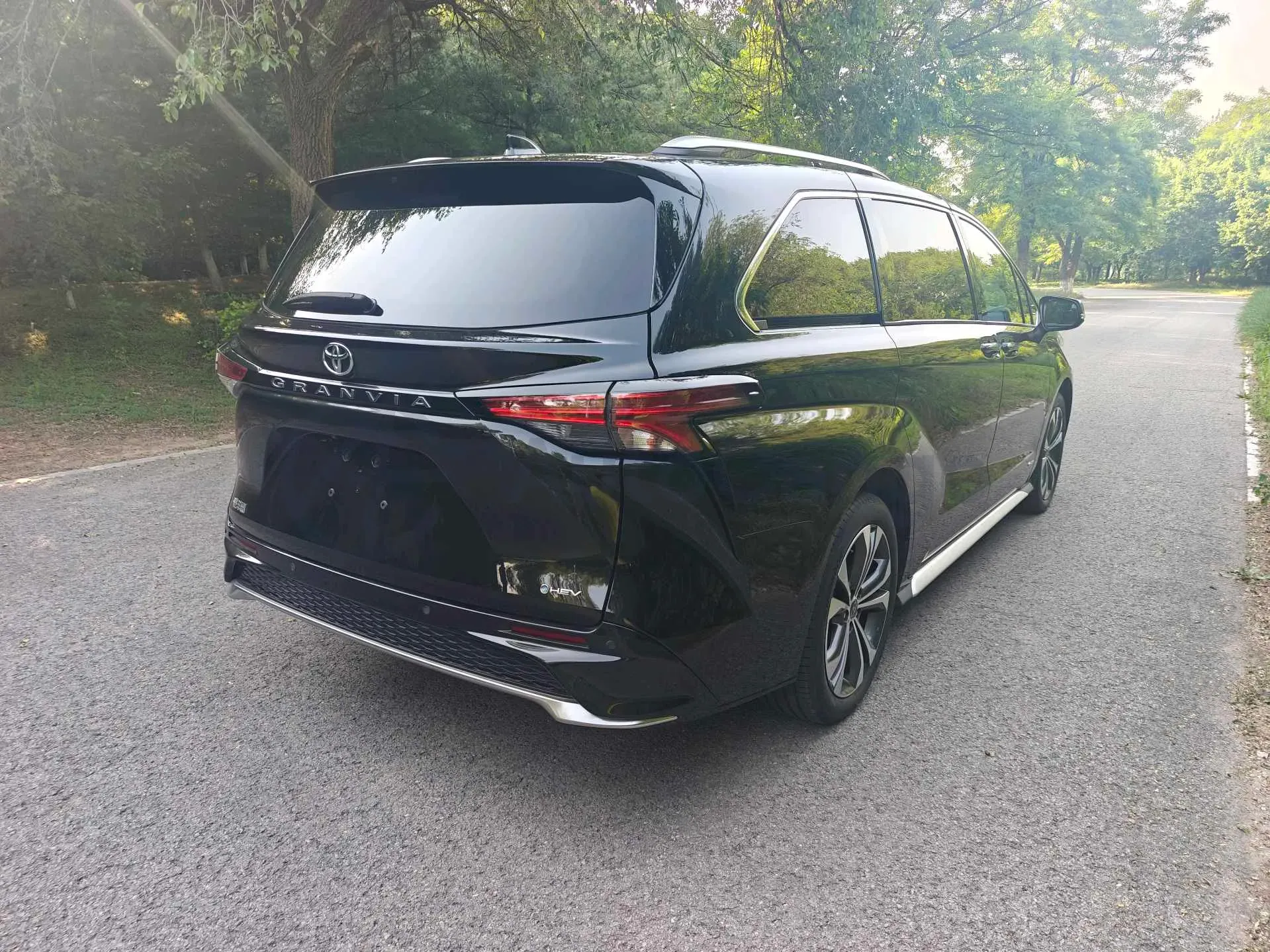2024 Toyota Granvia 2.5L 189HP L4 E-CVT Hybrid,autocango,china used car exporter,china ev exporter,chinese used car exporter,chinese used ev exporter