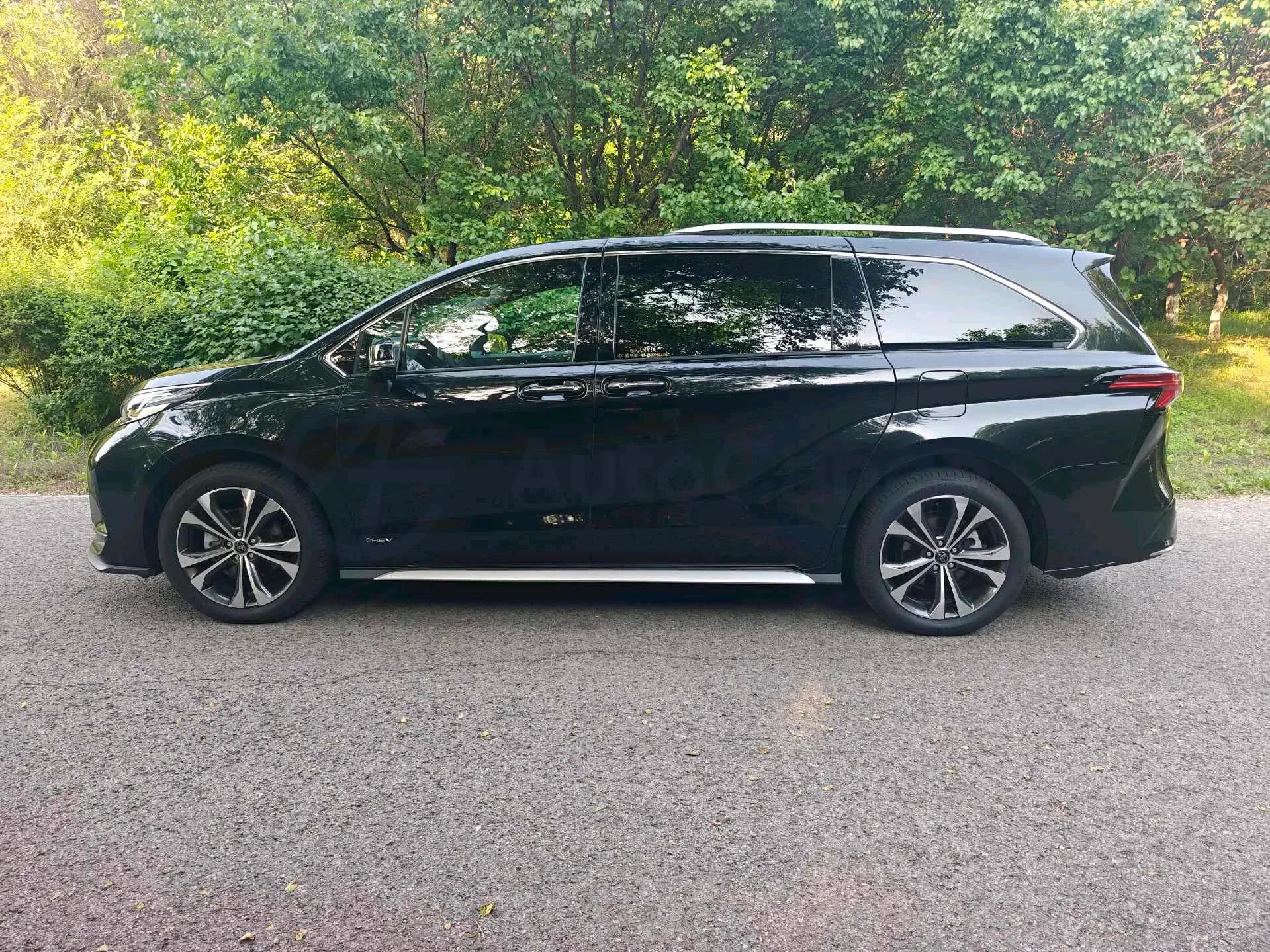 2024 Toyota Granvia 2.5L 189HP L4 E-CVT Hybrid,autocango,china used car exporter,china ev exporter,chinese used car exporter,chinese used ev exporter