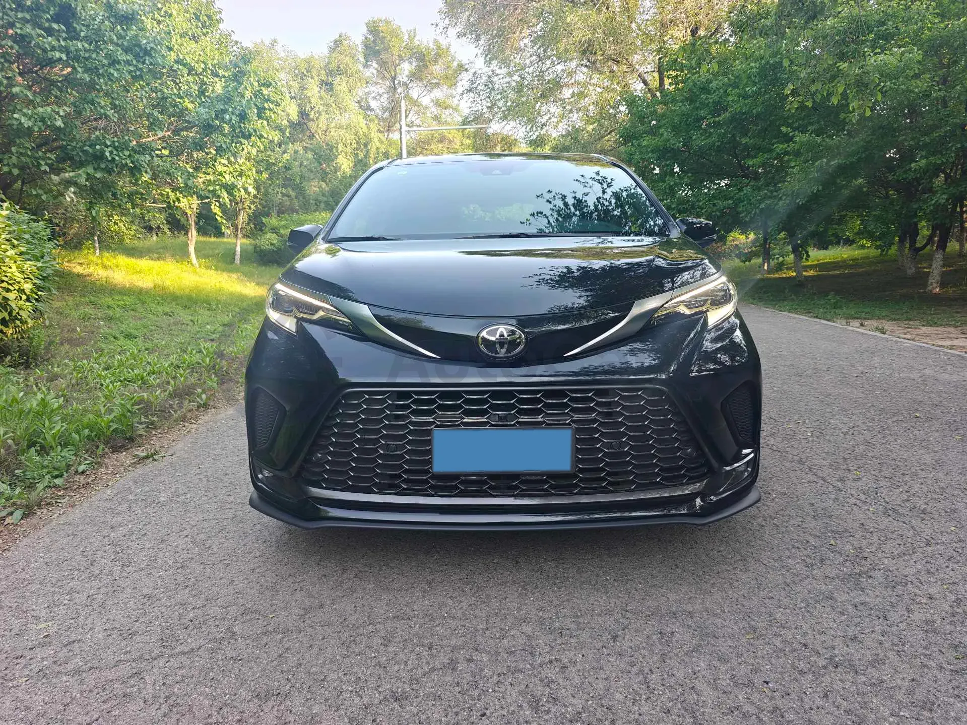 2024 Toyota Granvia 2.5L 189HP L4 E-CVT Hybrid,autocango,china used car exporter,china ev exporter,chinese used car exporter,chinese used ev exporter