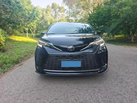 2024 Toyota Granvia 2.5L 189HP L4 E-CVT Hybrid