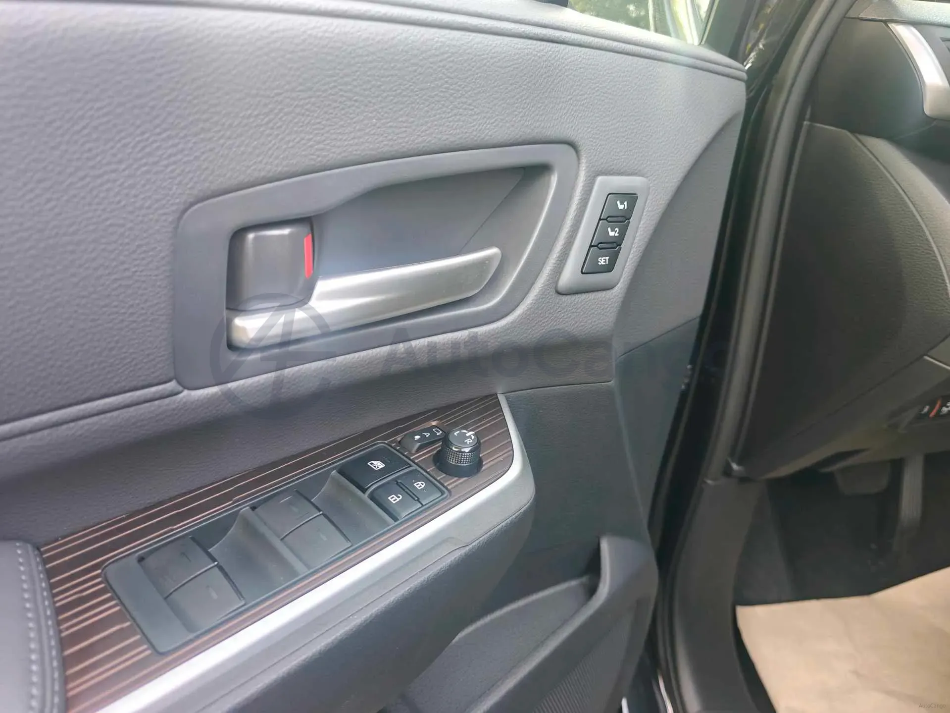 2024 Toyota Granvia 2.5L 189HP L4 E-CVT Hybrid,autocango,china used car exporter,china ev exporter,chinese used car exporter,chinese used ev exporter