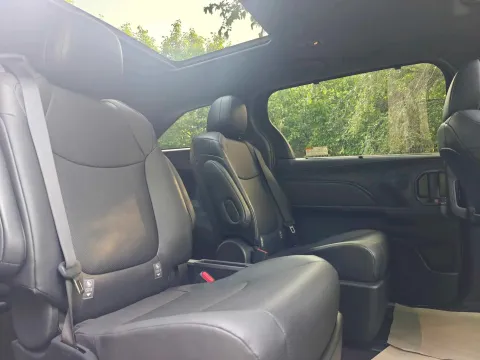 2024 Toyota Granvia 2.5L 189HP L4 E-CVT Hybrid