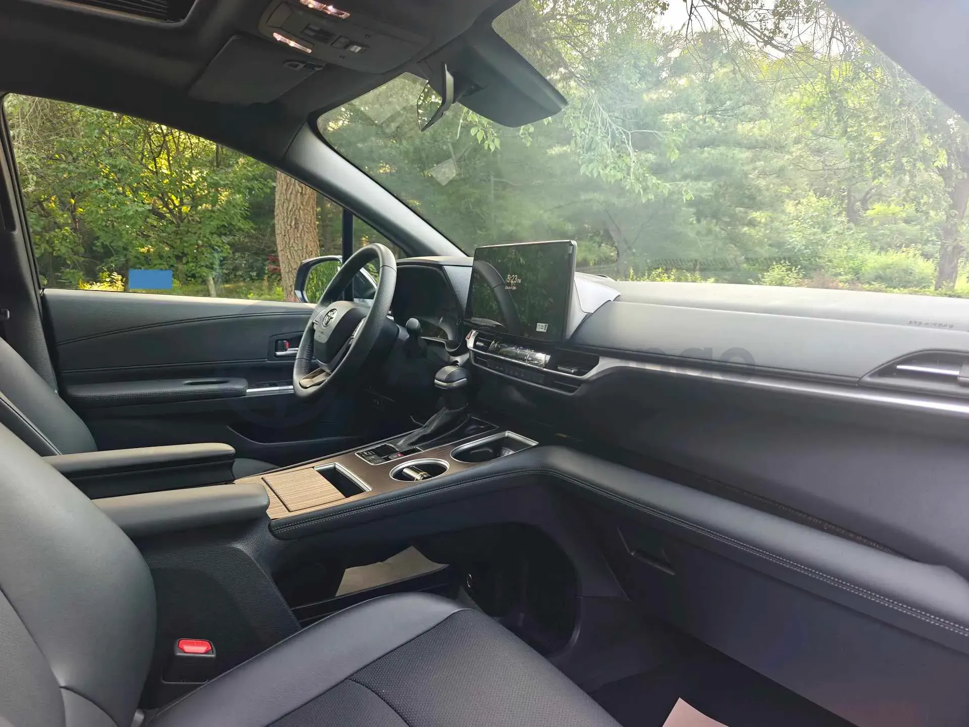 2024 Toyota Granvia 2.5L 189HP L4 E-CVT Hybrid,autocango,china used car exporter,china ev exporter,chinese used car exporter,chinese used ev exporter