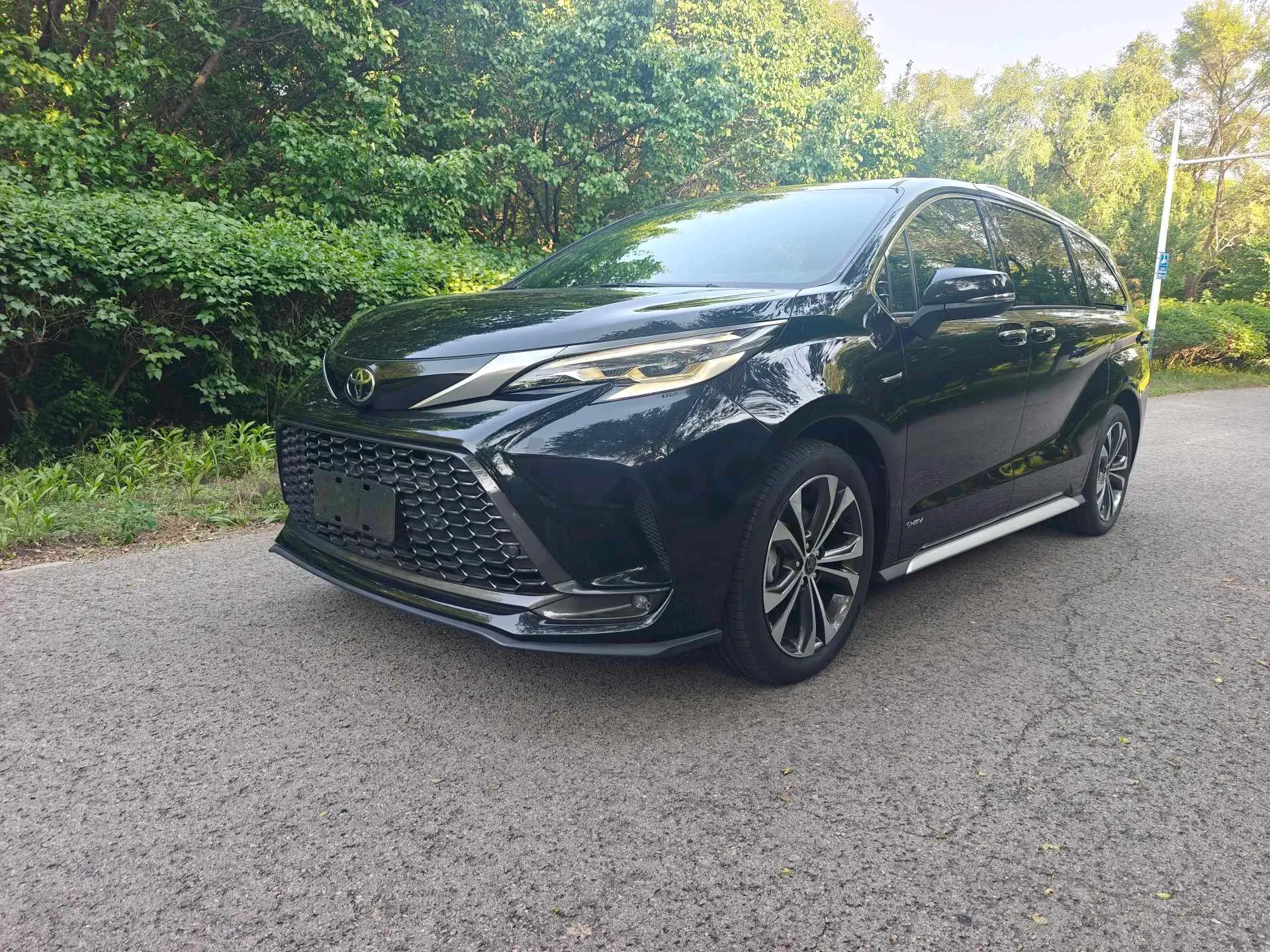 2024 Toyota Granvia 2.5L 189HP L4 E-CVT Hybrid,autocango,china used car exporter,china ev exporter,chinese used car exporter,chinese used ev exporter