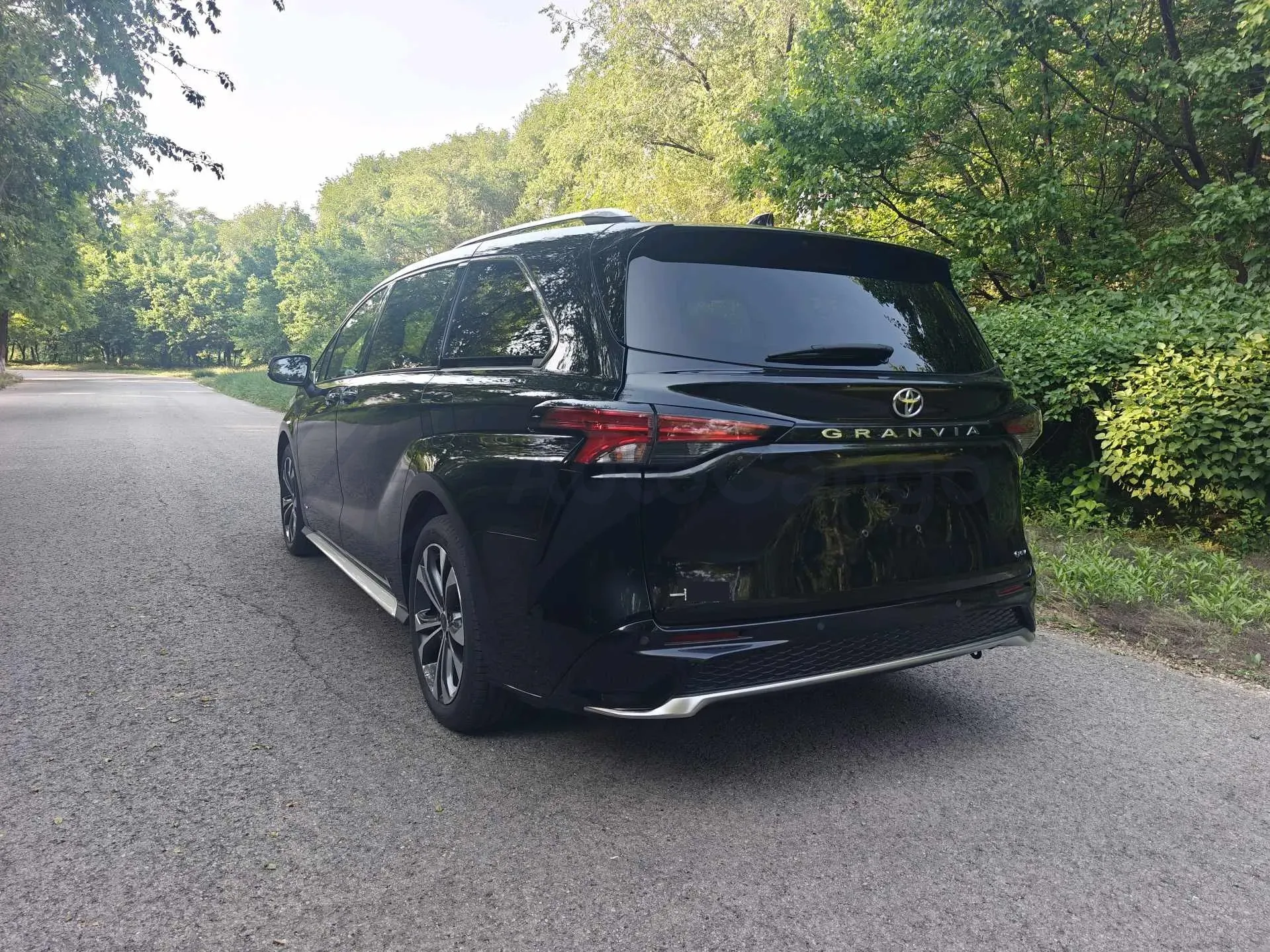 2024 Toyota Granvia 2.5L 189HP L4 E-CVT Hybrid,autocango,china used car exporter,china ev exporter,chinese used car exporter,chinese used ev exporter
