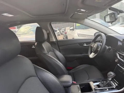 2020 Kia K3 1.5L 115HP L4 CVT