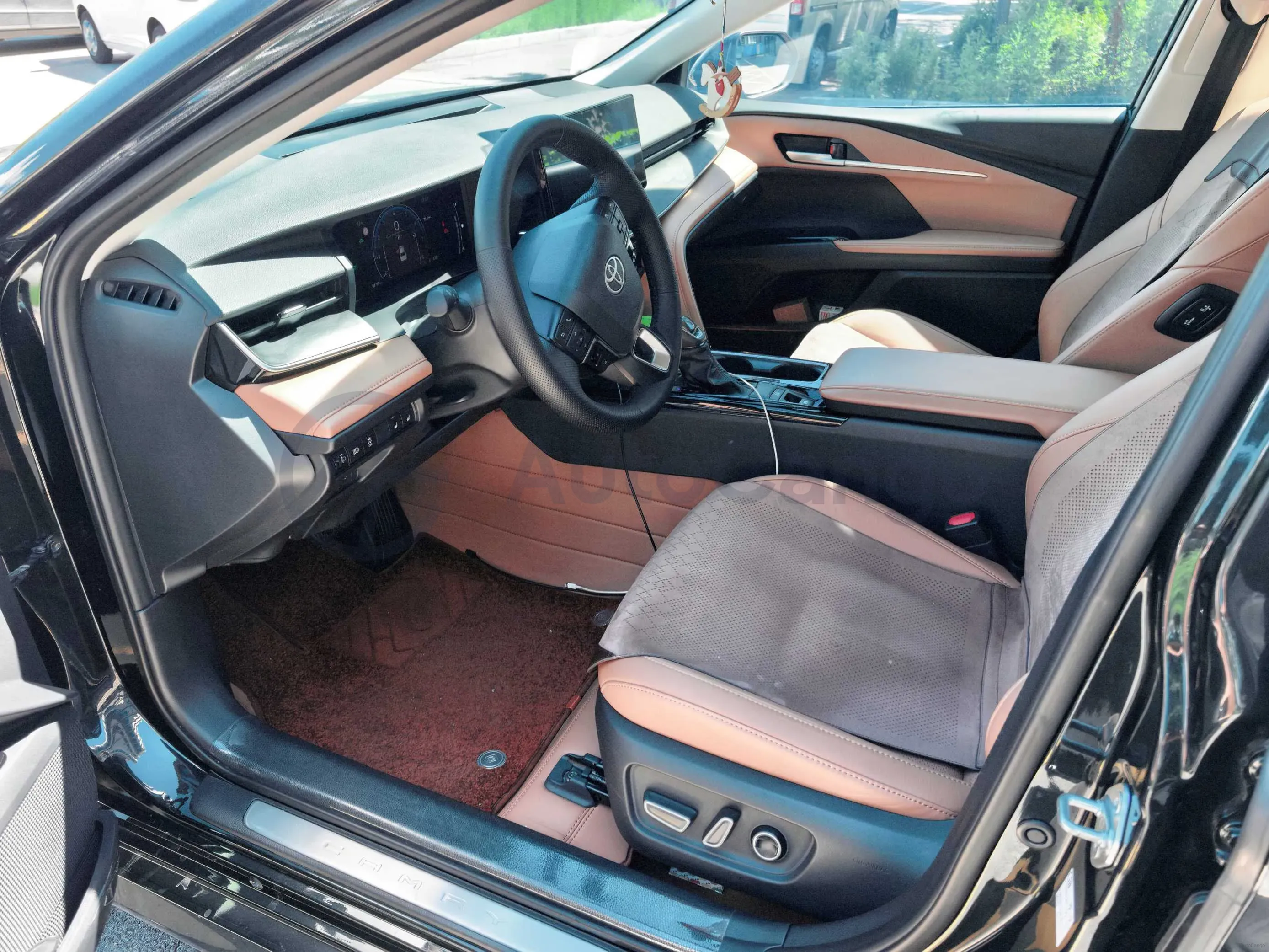 2024 Toyota Camry 2.0L 152HP L4 E-CVT Hybrid,autocango,china used car exporter,china ev exporter,chinese used car exporter,chinese used ev exporter