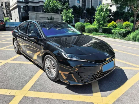 2024 Toyota Camry 2.0L 152HP L4 E-CVT Hybrid