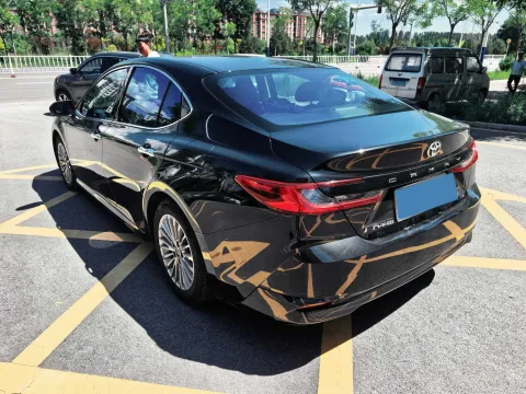2024 Toyota Camry 2.0L 152HP L4 E-CVT Hybrid