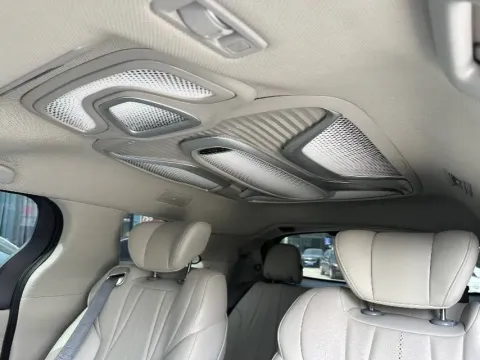 2024 Toyota Sienna 2.5L 189HP L4 E-CVT Hybrid