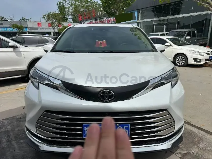 2024 Toyota Sienna 2.5L 189HP L4 E-CVT Hybrid,autocango,china used car exporter,china ev exporter,chinese used car exporter,chinese used ev exporter
