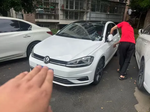 2020 VOLKSWAGEN GOLF,autocango,china used car exporter,china ev exporter,chinese used car exporter,chinese used ev exporter