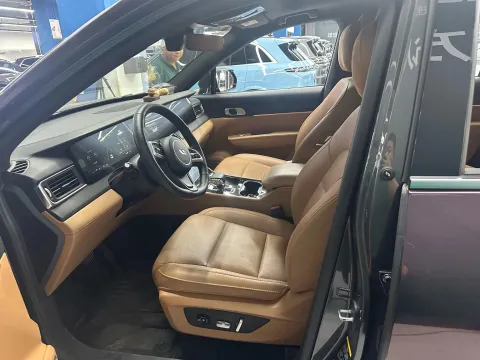 2021 Li ONE Range Extended 131HP REEV 40.5KWH,autocango,china used car exporter,china ev exporter,chinese used car exporter,chinese used ev exporter