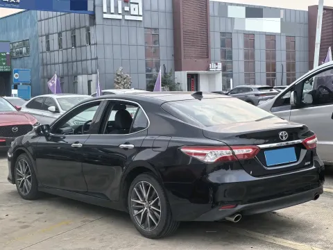 2021 Toyota Camry 2.5L 209HP L4 8AT