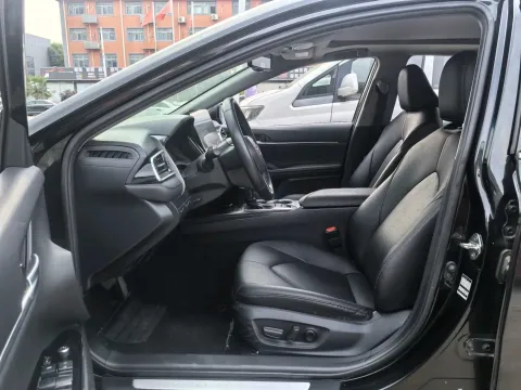 2021 Toyota Camry 2.5L 209HP L4 8AT