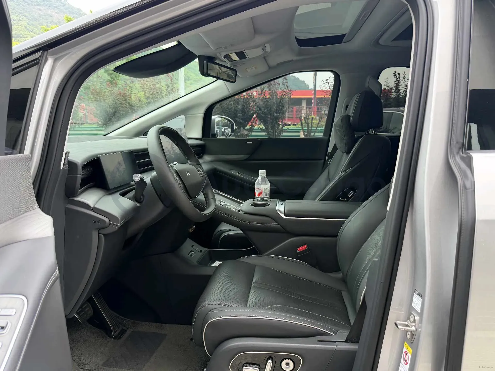 2025 Xpeng X9 BEV,autocango,china used car exporter,china ev exporter,chinese used car exporter,chinese used ev exporter