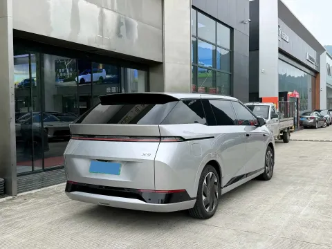 2025 Xpeng X9 BEV
