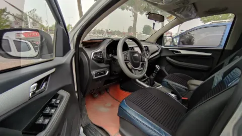 2020 Isuzu RE-MAX Jim 2.5T 150HP L4 6MT