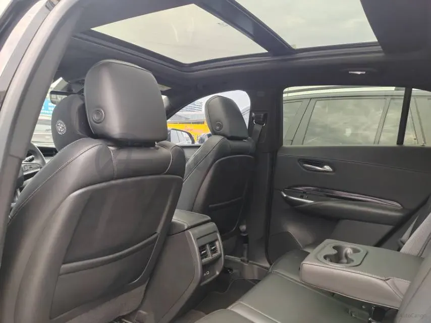 2021 Cadillac XT4 2.0T 237HP L4 9AT,autocango,china used car exporter,china ev exporter,chinese used car exporter,chinese used ev exporter